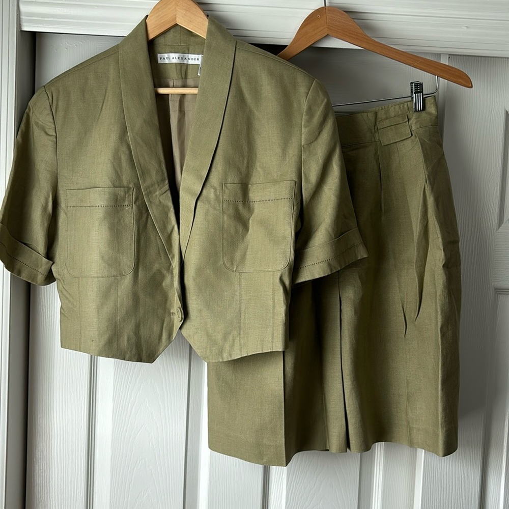Cropped Olive Green Women's Shorts Set - Unbranded